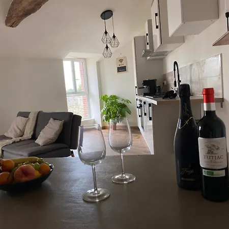 Apartment Avec *