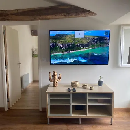 Apartment Avec *